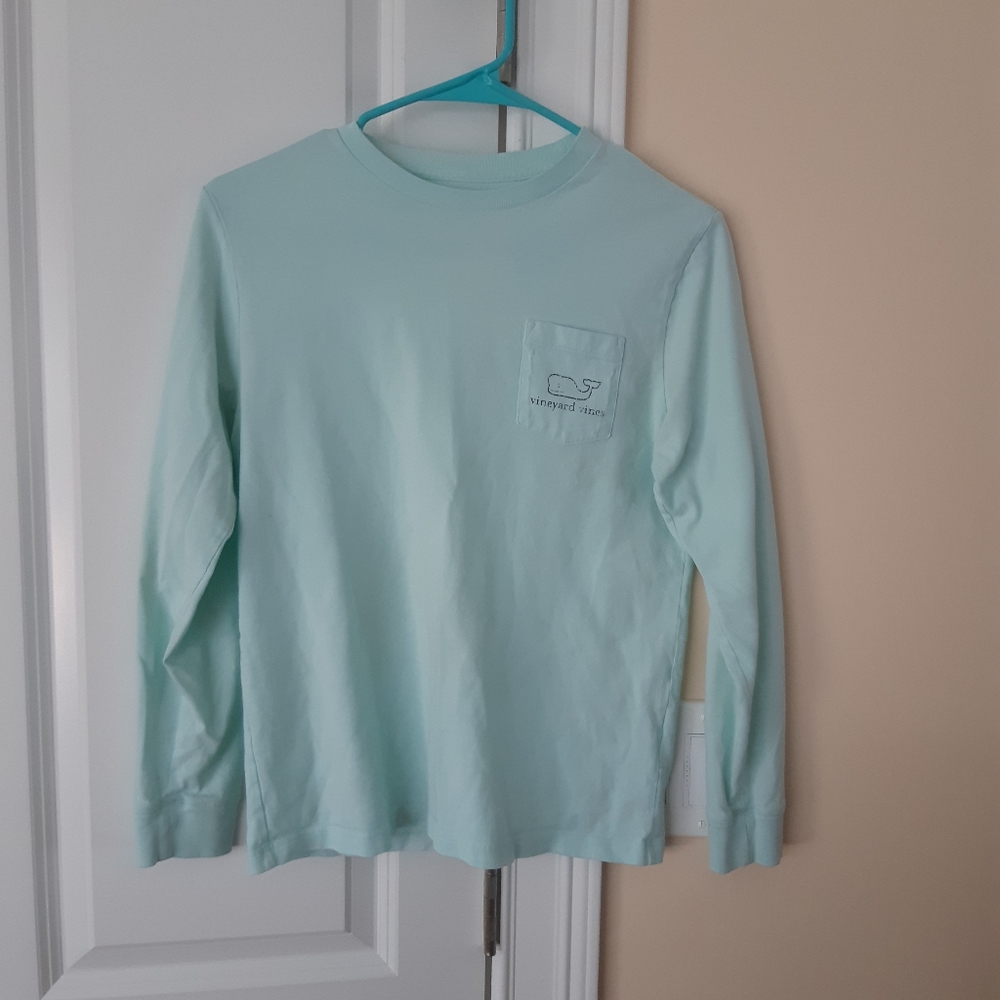 Vineyard vines top